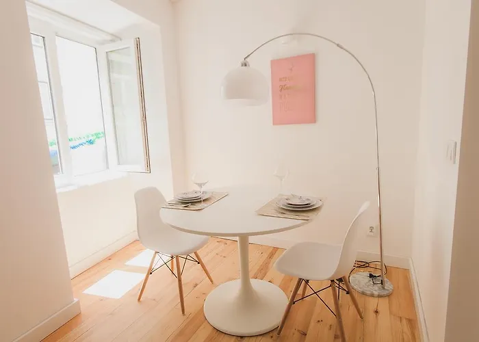 Apartment Loving Chiado Lissabon
