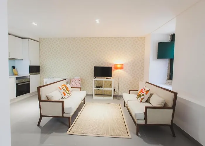 Apartment Loving Chiado Lissabon