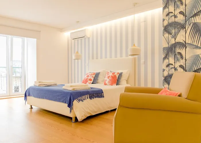 Apartment Loving Chiado Lissabon